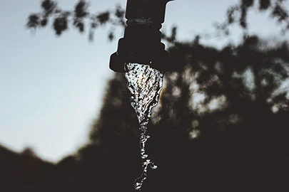¿Es seguro beber de aguas de fuente de red ante el Covid-19?